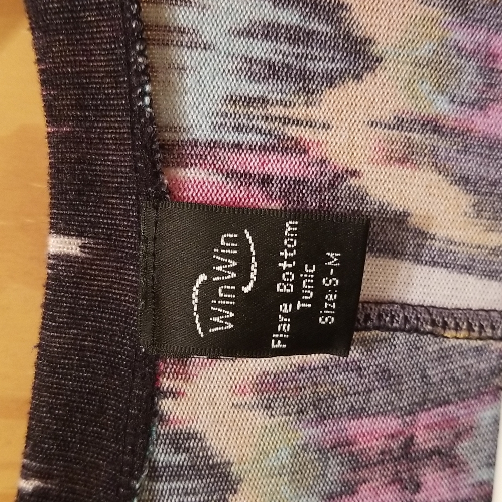 Win Win Flare Bottom Tunic Size S-M. - Picture 3 of 8